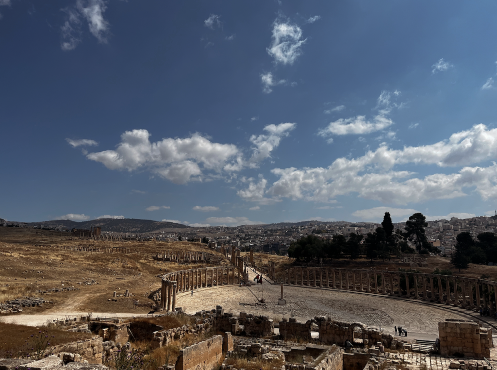 The ancient Roman city of Jerash. An unmissable destination on your 5 day itinerary to Jordan.