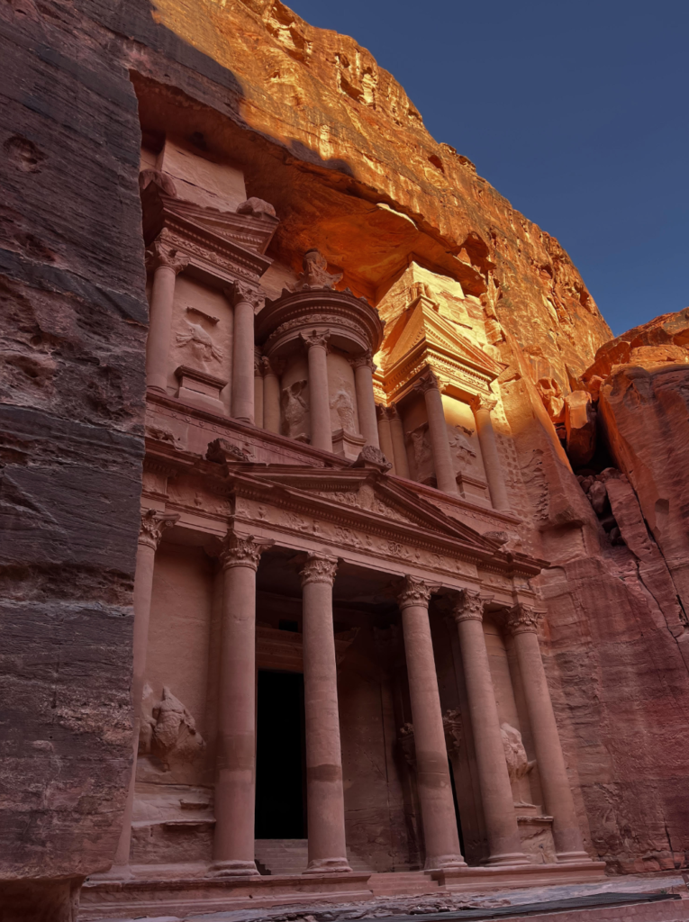 The treasury of the ancient city of Petra. The treasury is one of the most remarkable spots on my 5 day guide to Jordan.