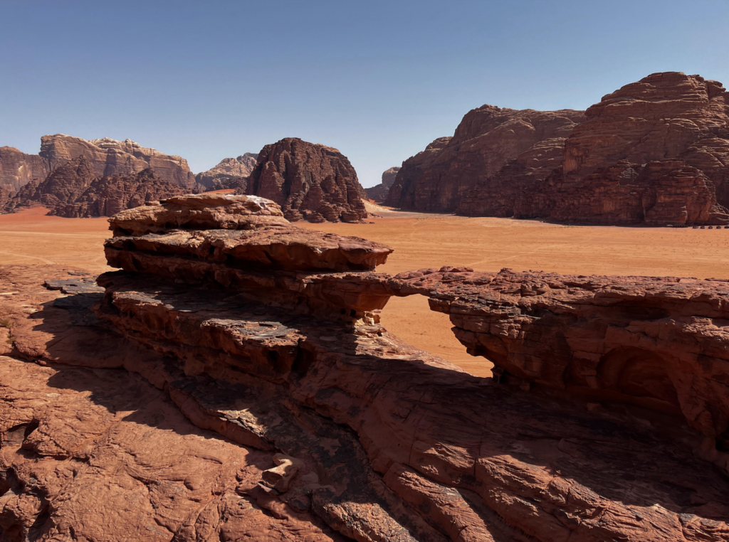 Little Arch is one of the most spectacular things to see on a day trip to Wadi Rum.