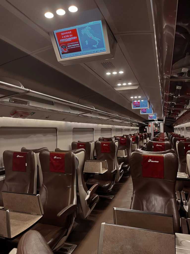 Luxurious business cabin to Venice from Rome.