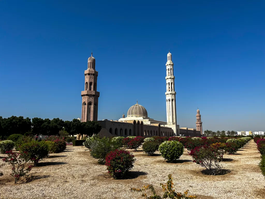 sultan qaboos grand mosque muscat during eid 