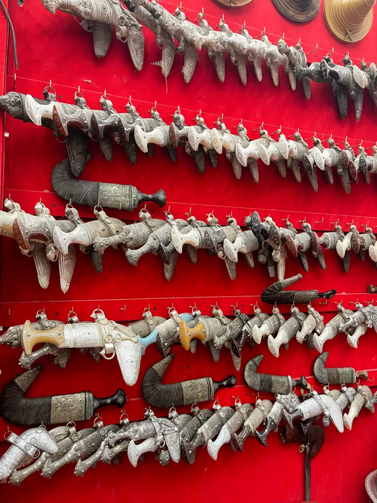 khanjar daggers in nizwa oman