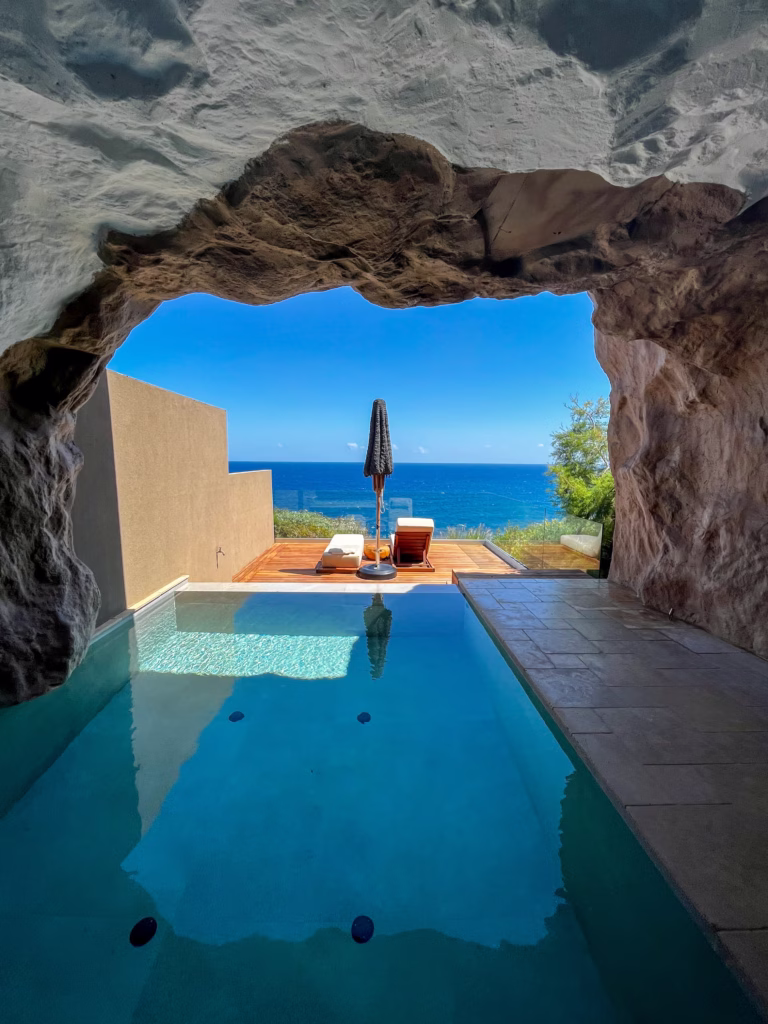 Acro Wellness Resort Cave Suite Crete